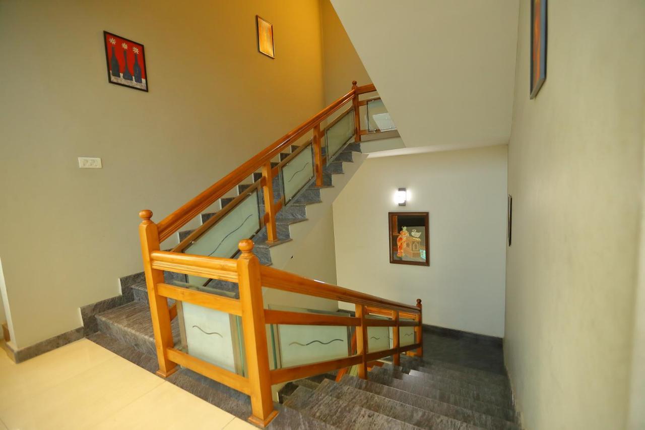 Sapphire Inn Nedumbassery Exterior foto