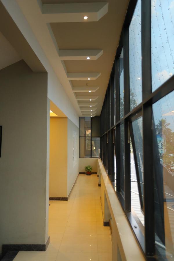 Sapphire Inn Nedumbassery Exterior foto