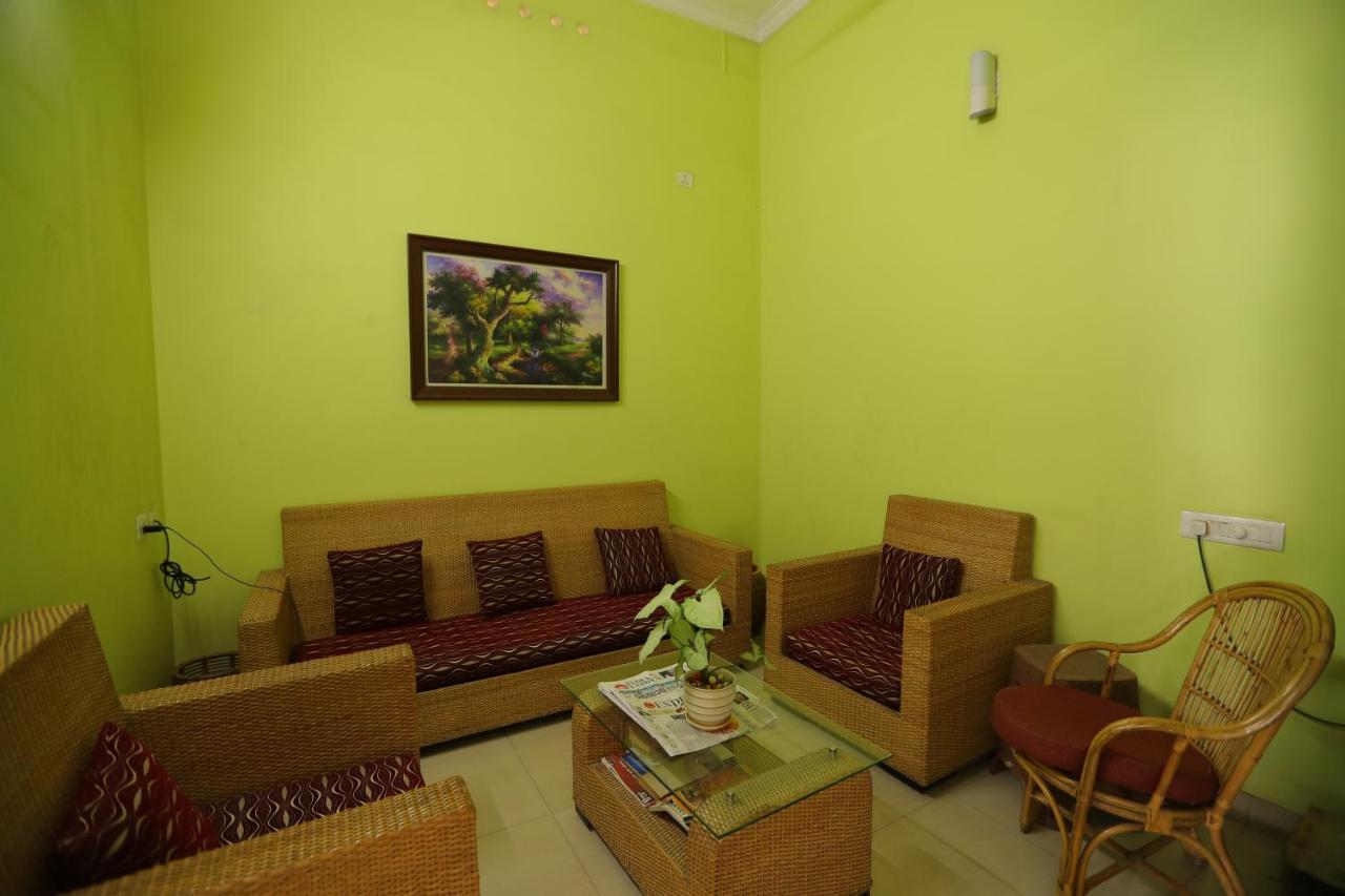 Sapphire Inn Nedumbassery Exterior foto