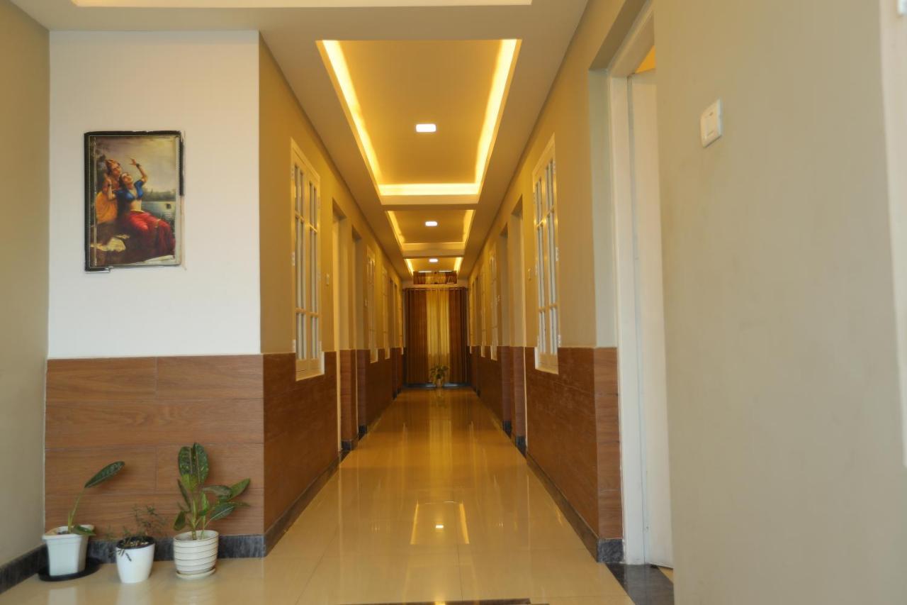 Sapphire Inn Nedumbassery Exterior foto
