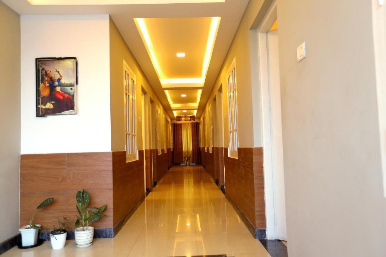 Sapphire Inn Nedumbassery Exterior foto